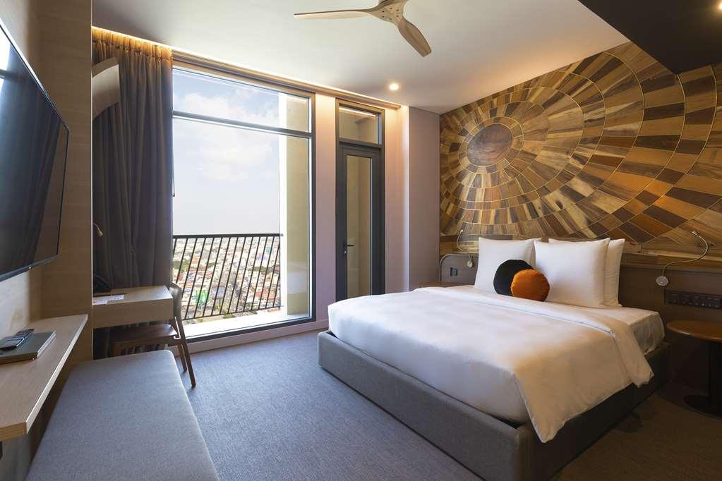 Sun & Moon, Riverside 5*
