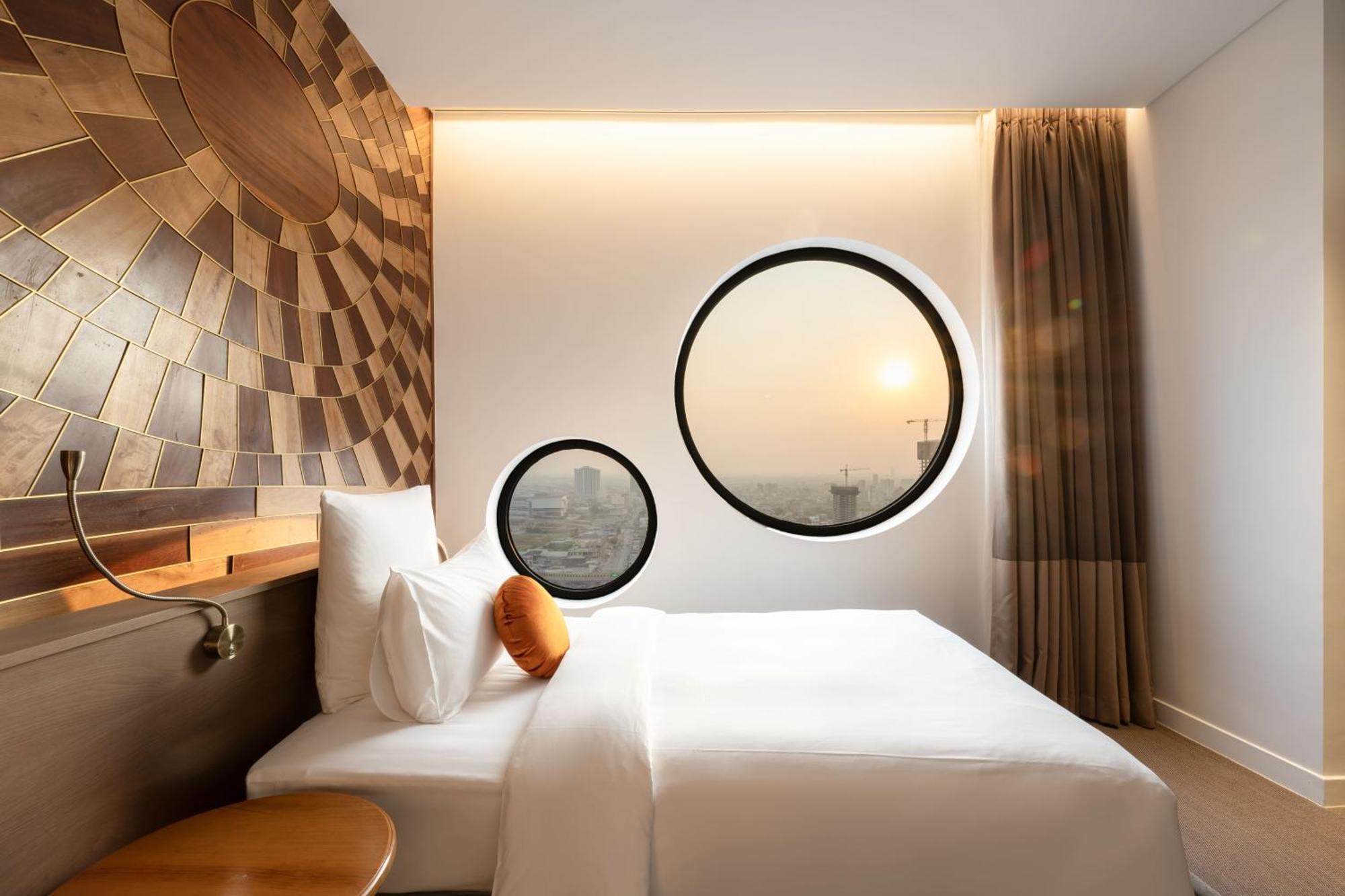 Sun & Moon, Riverside Khách sạn 5*