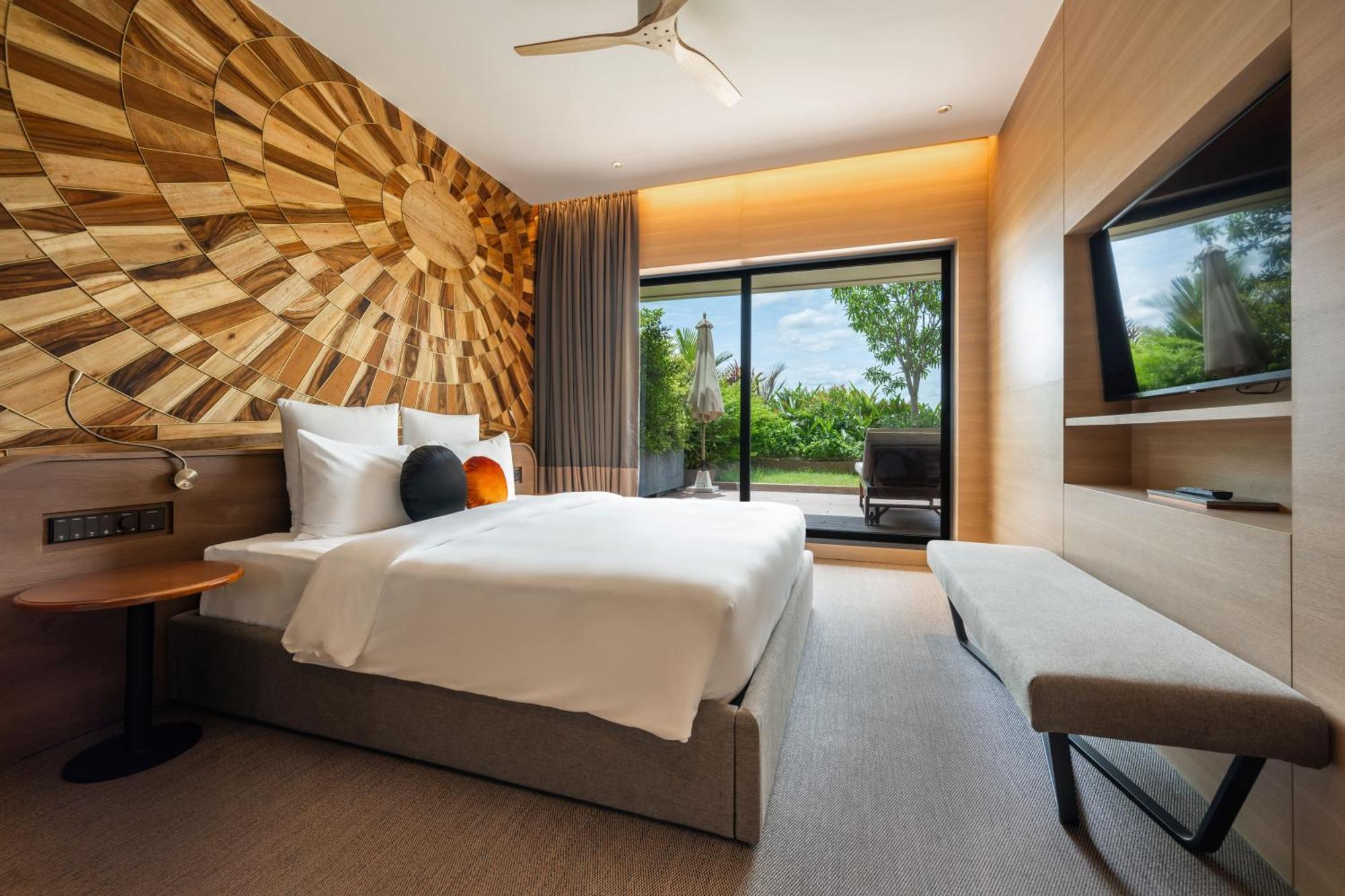 Sun & Moon, Riverside 5* Phnom Penh