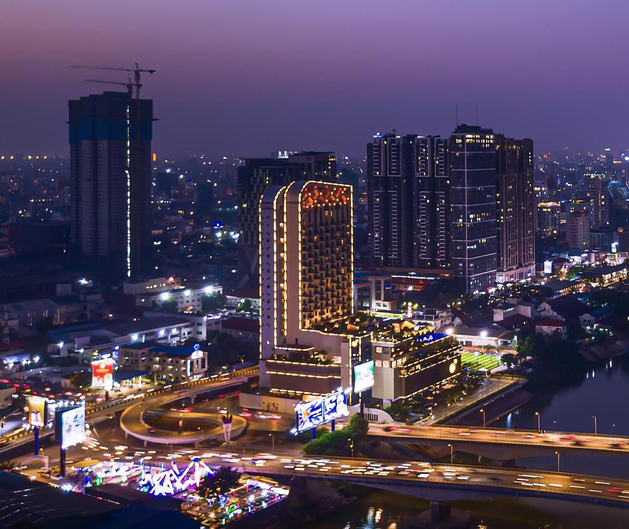 Sun & Moon, Riverside Phnom Penh