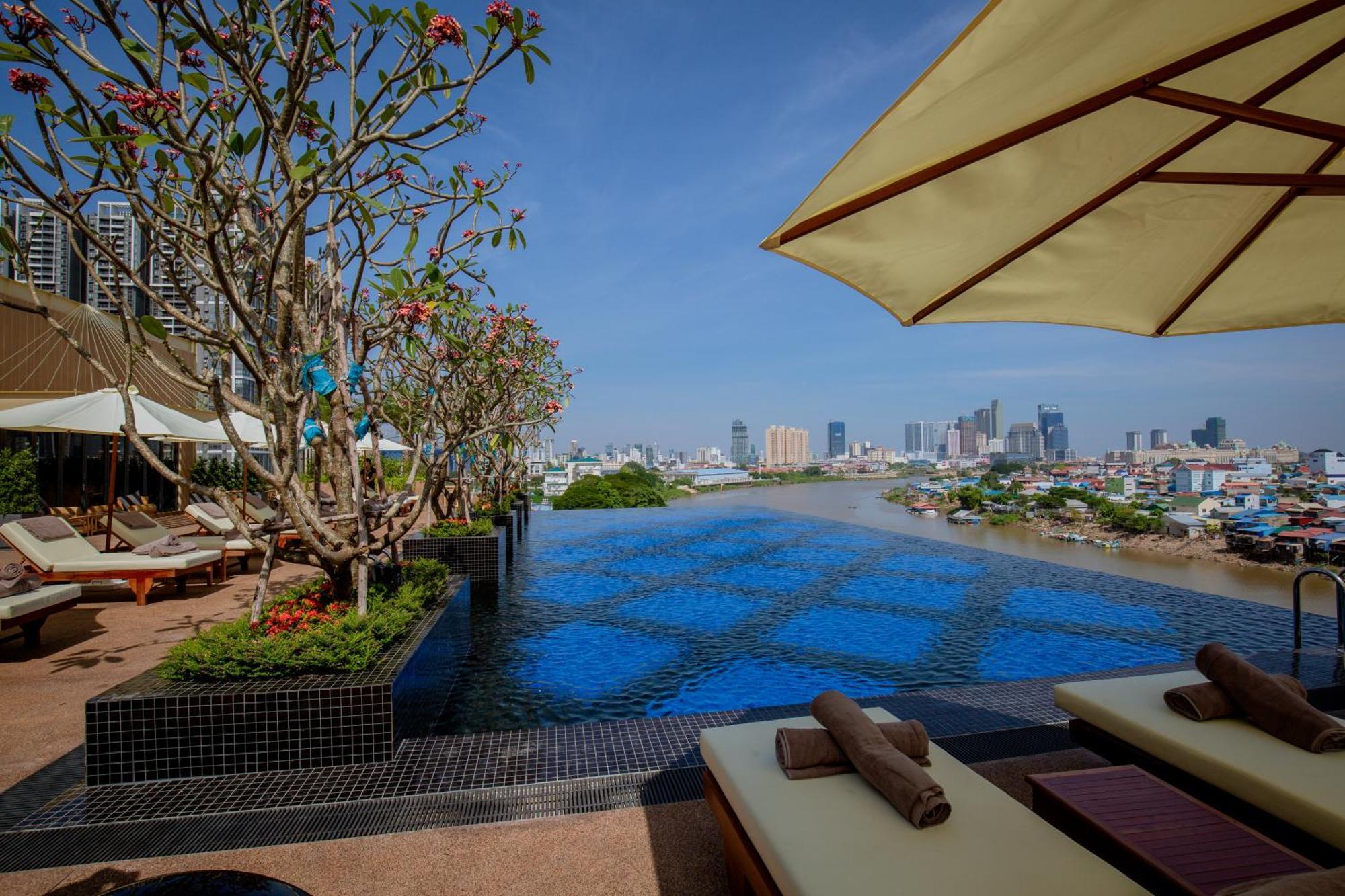 Sun & Moon, Riverside Hotel 5*
