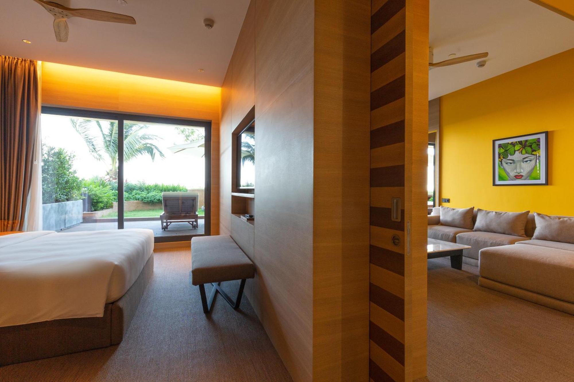 Sun & Moon, Riverside Hotel Phnom Penh