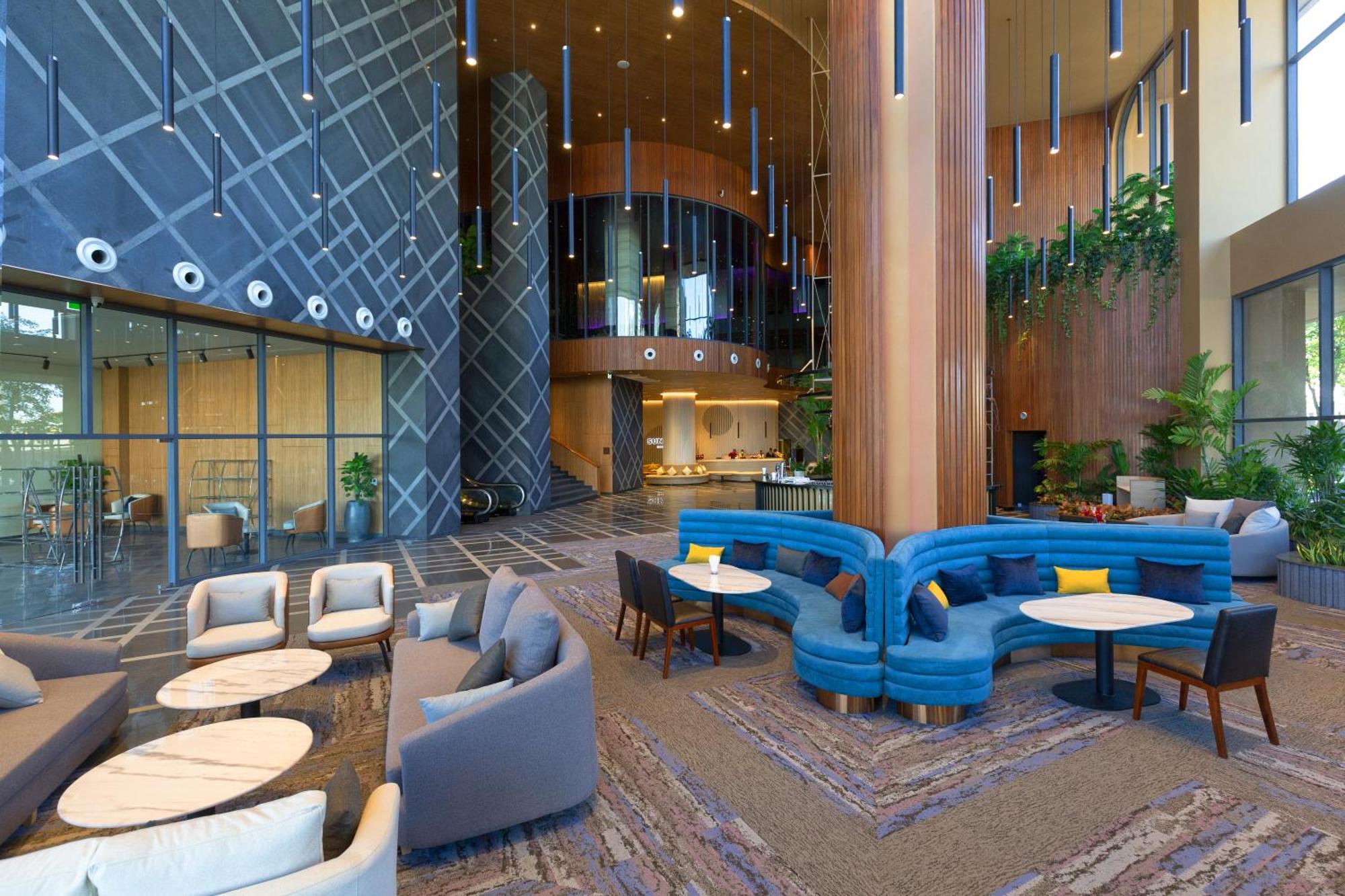 Sun & Moon, Riverside Khách sạn 5*